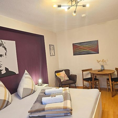 Doppelzimmer 1 I Geteiltes Bad & Kueche I Mit Dem Zug Nur 4 Min Bis Zum Hauptbahnhof Freiburg im Breisgau Exteriör bild