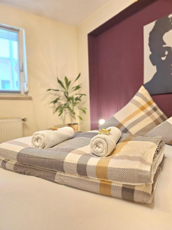Doppelzimmer 1 I Geteiltes Bad & Kueche I Mit Dem Zug Nur 4 Min Bis Zum Hauptbahnhof Freiburg im Breisgau Exteriör bild