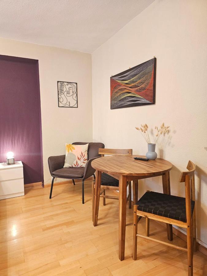 Doppelzimmer 1 I Geteiltes Bad & Kueche I Mit Dem Zug Nur 4 Min Bis Zum Hauptbahnhof Freiburg im Breisgau Exteriör bild