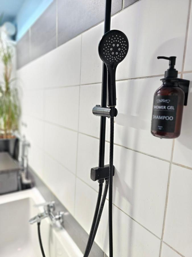 Doppelzimmer 1 I Geteiltes Bad & Kueche I Mit Dem Zug Nur 4 Min Bis Zum Hauptbahnhof Freiburg im Breisgau Exteriör bild